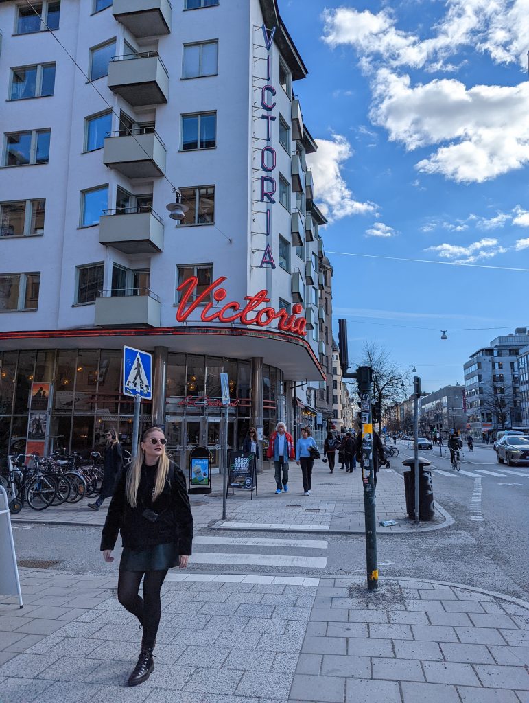 Stockholm City Pass: Girl walking down street